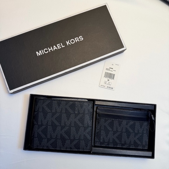 Michael Kors Black Signature bifold wallet and Card Holder Set